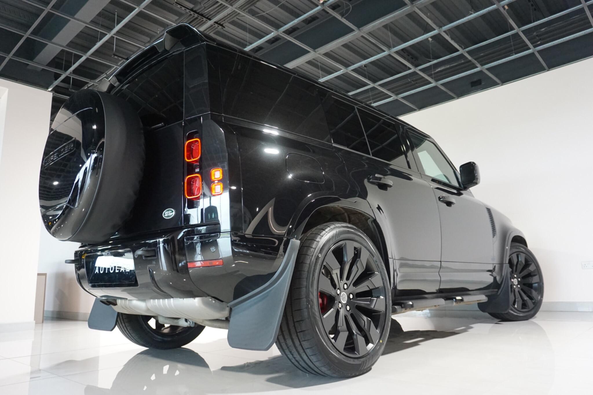 Land Rover Defender 110 3.0 D300 MHEV X-Dynamic HSE Hard Top SUV 5dr Diesel Auto 4WD MWB Euro 6 (s/s) (300 ps)